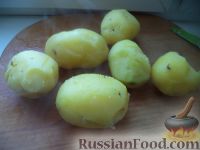 Фото приготовления рецепта: Гарнир с баклажанами и картофелем - шаг №3