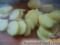 Фото приготовления рецепта: Гарнир с баклажанами и картофелем - шаг №6