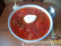 Фото к рецепту: Красный борщ со шкварками и фасолью