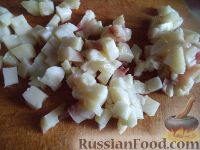 Фото приготовления рецепта: Красный борщ со шкварками и фасолью - шаг №9