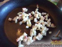 Фото приготовления рецепта: Красный борщ со шкварками и фасолью - шаг №10