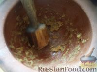 Фото приготовления рецепта: Красный борщ со шкварками и фасолью - шаг №11