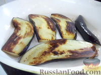Фото приготовления рецепта: Салат из сладкого перца с баклажанами - шаг №5