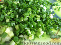 Фото приготовления рецепта: Салат с сардинами и овощами - шаг №4