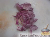 Фото приготовления рецепта: Салат из капусты с креветками "Праздничный" - шаг №3