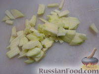 Фото приготовления рецепта: Салат из капусты с креветками "Праздничный" - шаг №8