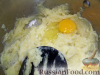 Фото приготовления рецепта: Картофельные зразы с мясом - шаг №4