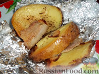 Фото к рецепту: Картофель, запеченный на углях