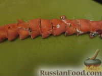 Фото приготовления рецепта: Рулетики из красной рыбы и свежего сыра - шаг №5