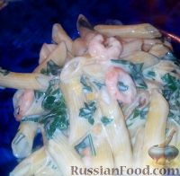 Фото к рецепту: Паста с креветками, кабачком и петрушкой