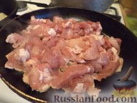 Фото приготовления рецепта: Мясо по-строгановски с грибами - шаг №7