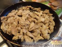 Фото приготовления рецепта: Мясо по-строгановски с грибами - шаг №9