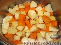 Фото приготовления рецепта: Суп-пюре из яблок и тыквы - шаг №8