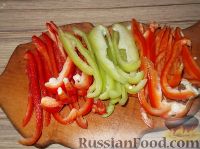 Фото приготовления рецепта: Салат из разноцветного перца «Закусочный» - шаг №3