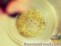 Фото приготовления рецепта: Салат из шпината, клубники и миндаля - шаг №7