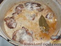 Фото приготовления рецепта: Кролик в сметане (6 порций) - шаг №7