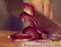 Фото приготовления рецепта: Салат из фасоли и тунца - шаг №2