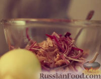 Фото приготовления рецепта: Салат из фасоли и тунца - шаг №3