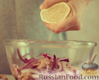 Фото приготовления рецепта: Салат из фасоли и тунца - шаг №4