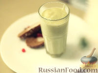 Фото приготовления рецепта: Молочно-фруктовый смузи - шаг №8