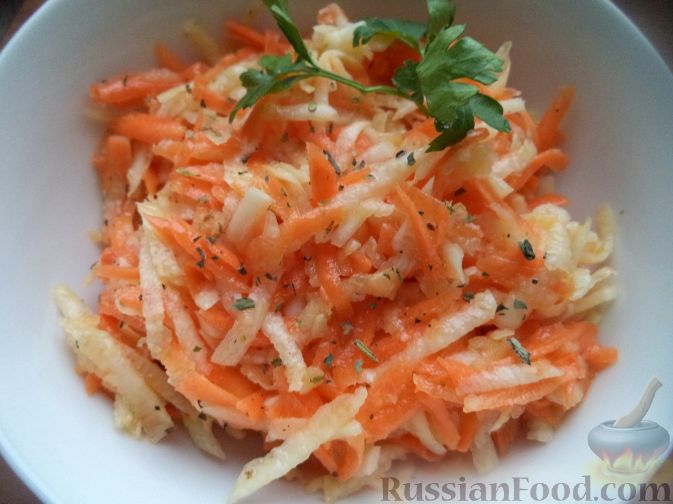 Корейский салат из редьки и моркови