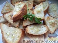 Гренки из черного хлеба с чесноком: 2 рецепта