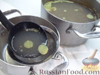 Фото приготовления рецепта: Маринованные кабачки с чесноком и укропом (на зиму) - шаг №5