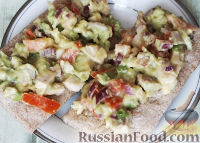 Фото к рецепту: Салат с авокадо и куриной грудкой