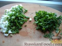 Фото приготовления рецепта: Салат с крабовыми палочками и пекинской капустой - шаг №3