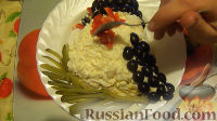 Фото приготовления рецепта: Салат "Снегирь на ветке" - шаг №9