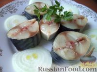 Скумбрия малосольная кусочками в рассоле в банке