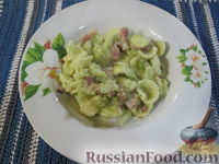 Фото приготовления рецепта: Паста с цветной капустой и беконом - шаг №9