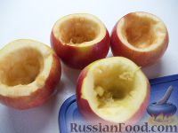 Фото приготовления рецепта: Запеченные яблоки с творогом и персиками - шаг №2