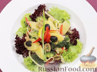 Фото к рецепту: Салат с брокколи а-ля Нисуаз
