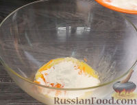 Фото приготовления рецепта: Латкес - овощные оладьи (драники) - шаг №6