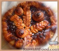 Фото к рецепту: Открытый пирог со сливовым вареньем