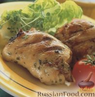 Фото к рецепту: Жареные куриные бедрышки с мятным соусом