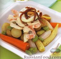 Фото к рецепту: Салат из овощей и морепродуктов