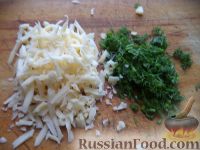 Фото приготовления рецепта: Куриные котлетки с сыром и укропом - шаг №3