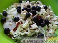 Фото приготовления рецепта: Овощной салат с сыром фетакса - шаг №8