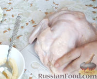 Фото приготовления рецепта: Курица, запеченная под чесночно-горчичным соусом - шаг №4