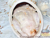 Фото приготовления рецепта: Курица, запеченная под чесночно-горчичным соусом - шаг №10