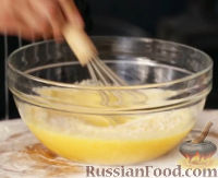 Фото приготовления рецепта: Запеканка из манки с фисташками и кокосом - шаг №5