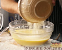 Фото приготовления рецепта: Запеканка из манки с фисташками и кокосом - шаг №6