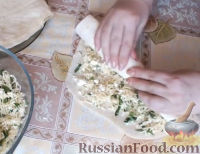 Фото приготовления рецепта: Рулет из лаваша с сыром и зеленью - шаг №6
