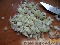 Фото приготовления рецепта: Салат из пекинской капусты с тунцом - шаг №4