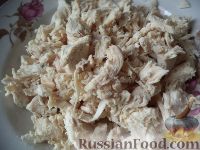 Фото приготовления рецепта: Салат слоеный курино-грибной - шаг №9