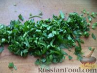 Фото приготовления рецепта: Салат из печени трески с овощами - шаг №3