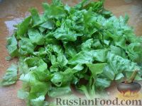 Фото приготовления рецепта: Салат из печени трески с овощами - шаг №4