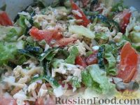 Фото приготовления рецепта: Салат из печени трески с овощами - шаг №9